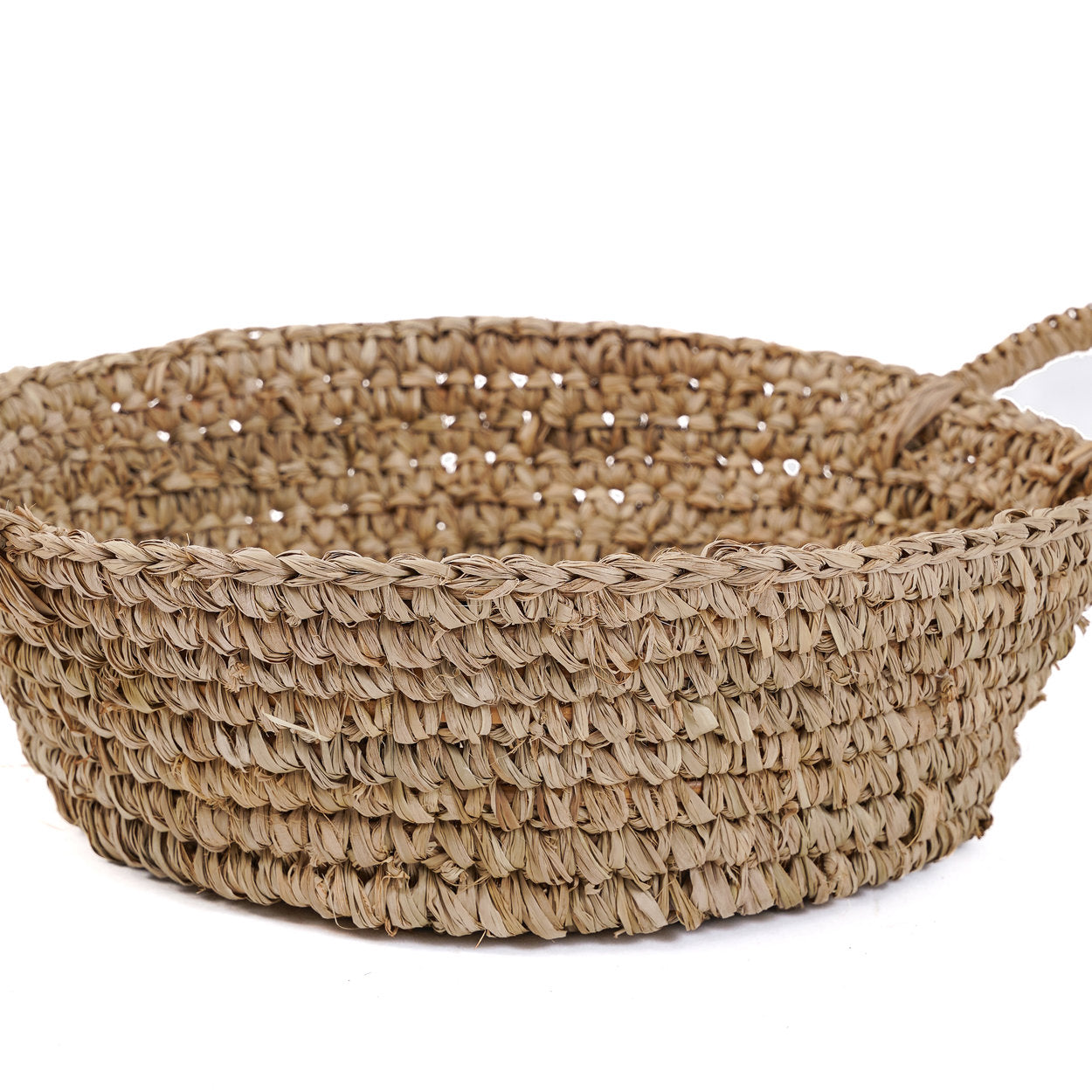 the-raffia-basket-trays-natural-s
