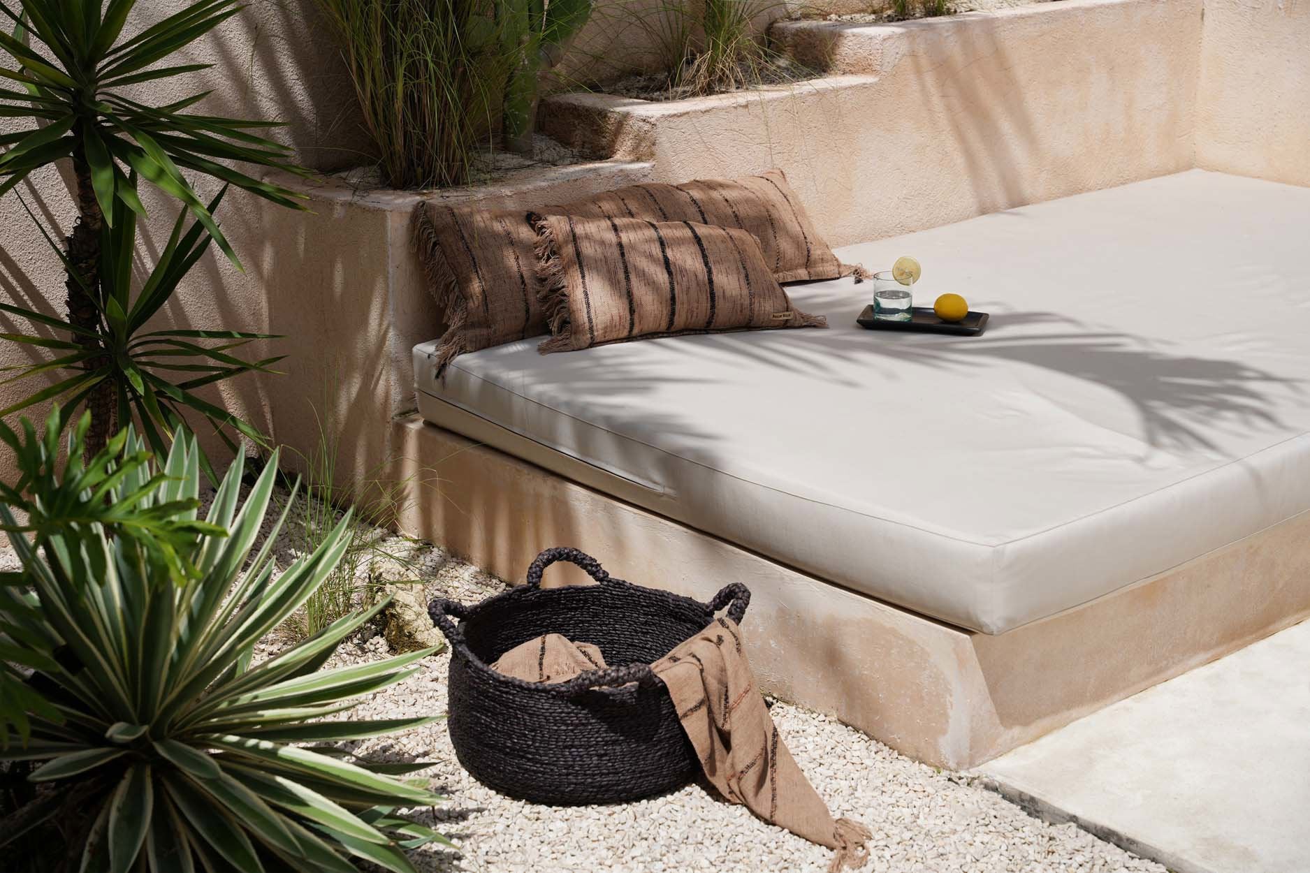 les-quatre-mains-baskets-black-l