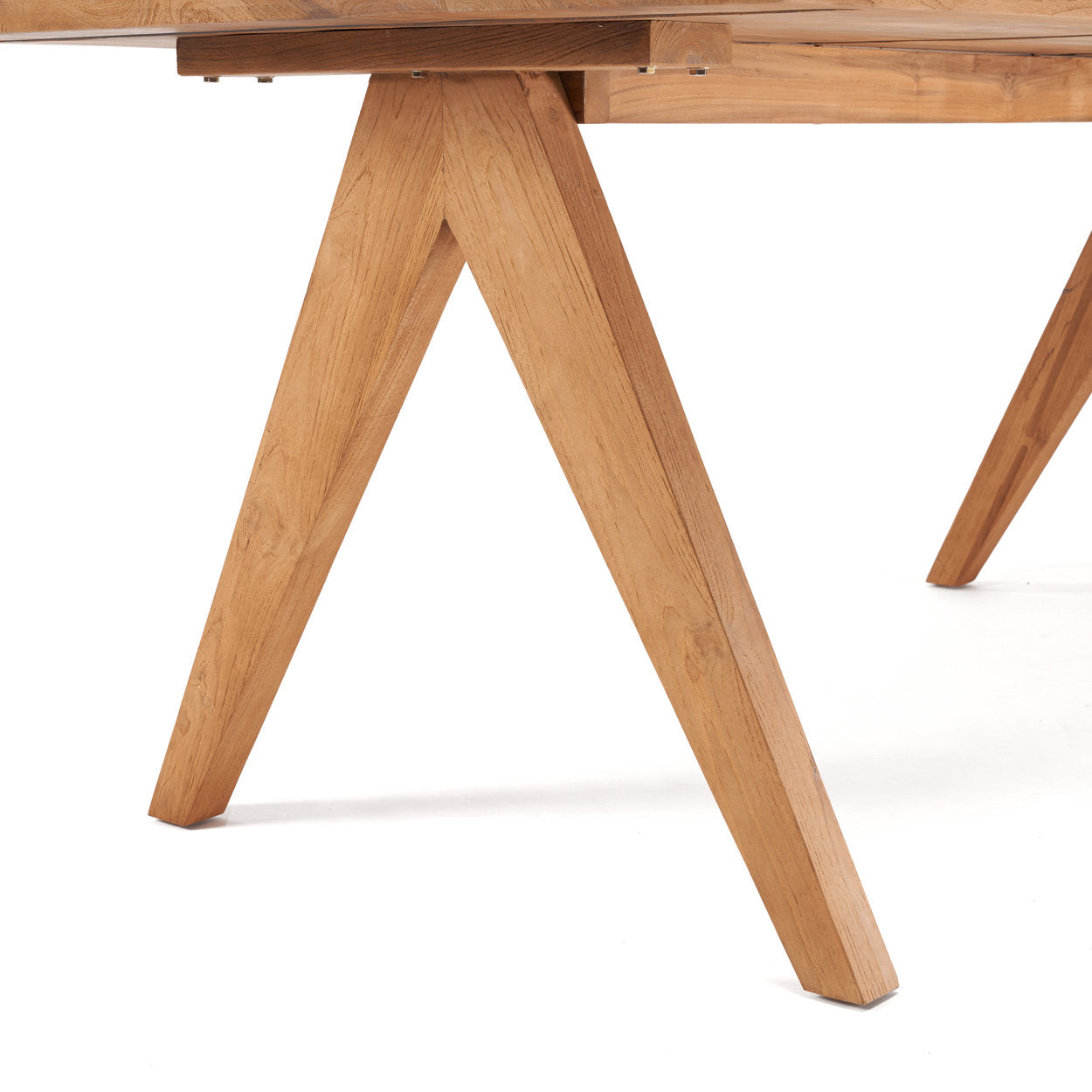 the-saint-croix-dining-table-indoor_40