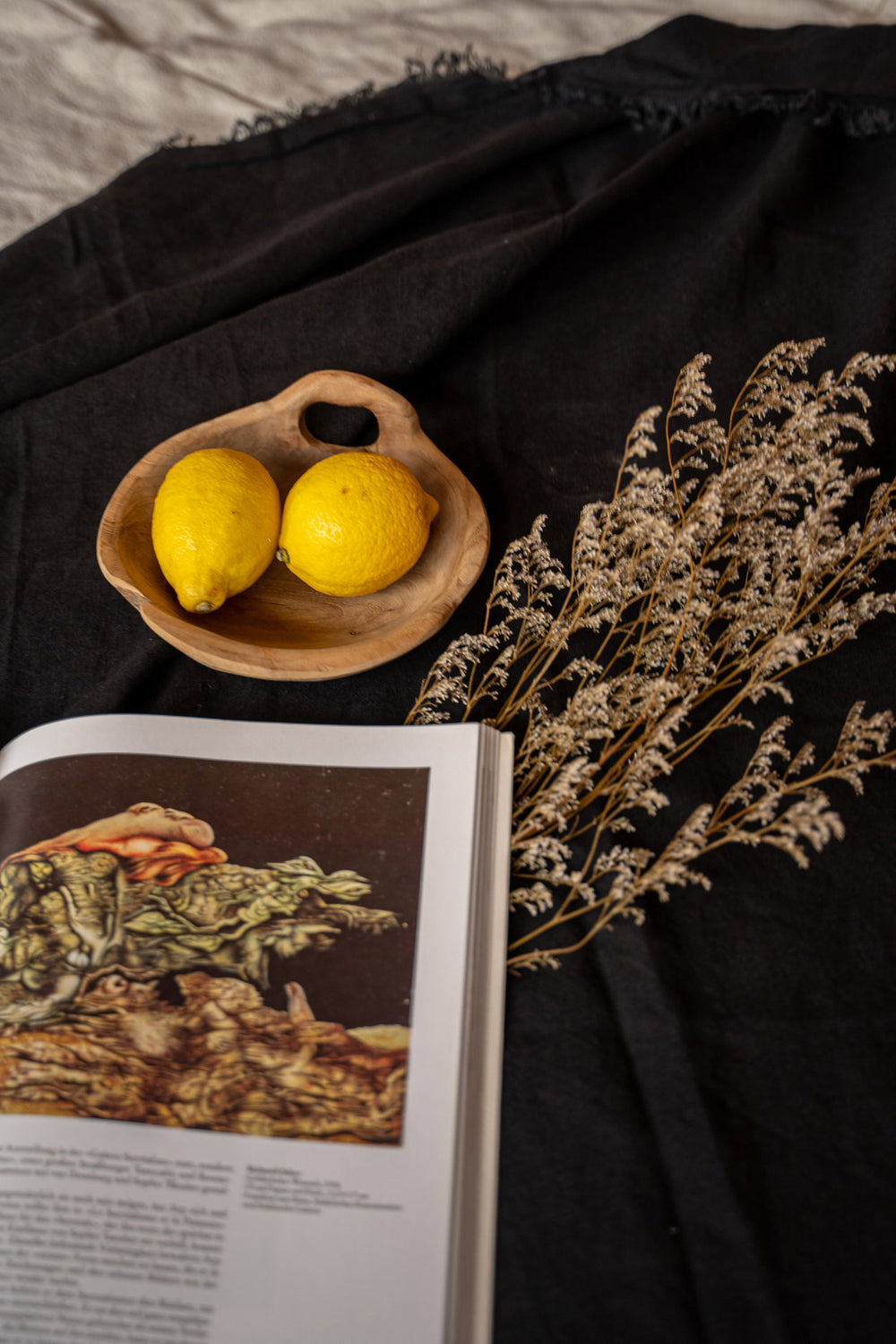 the-linen-tablecloth-black-150x250