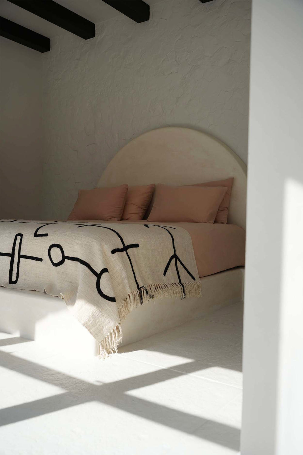 the-evil-eye-bed-throw-natural-black