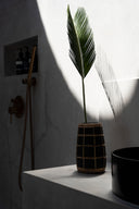 the-cutie-vase-black-natural-s