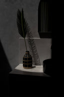 the-whoopy-vase-black-natural-l