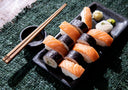 the-burned-sushi-plate-black-l