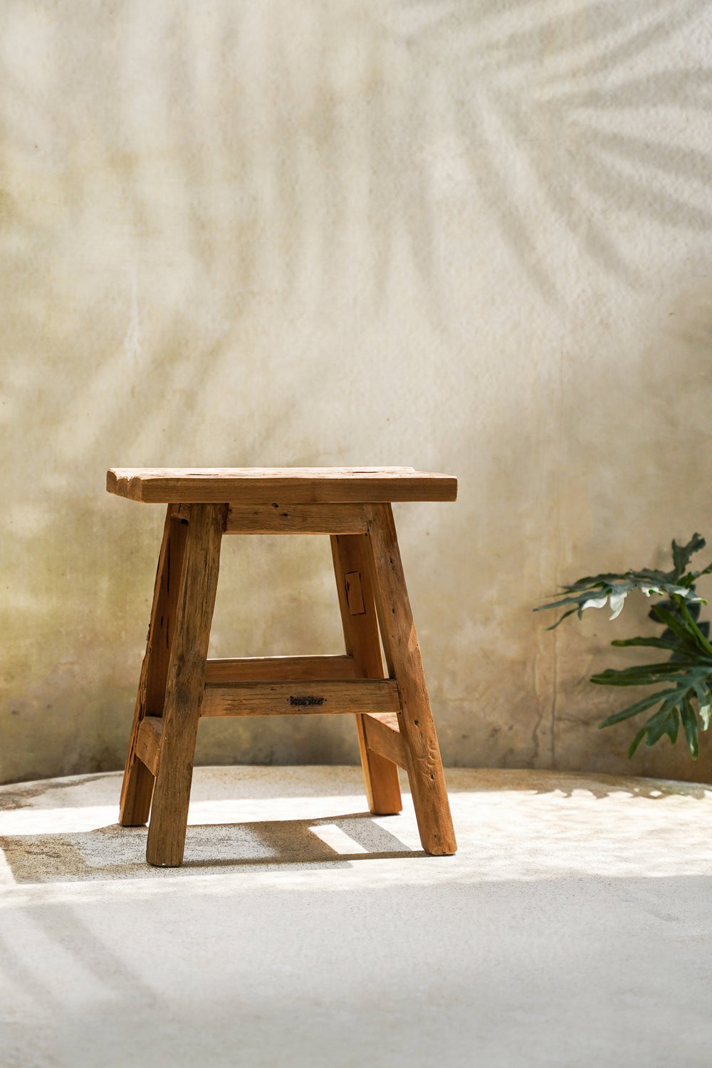 the-yoke-stool-natural-l