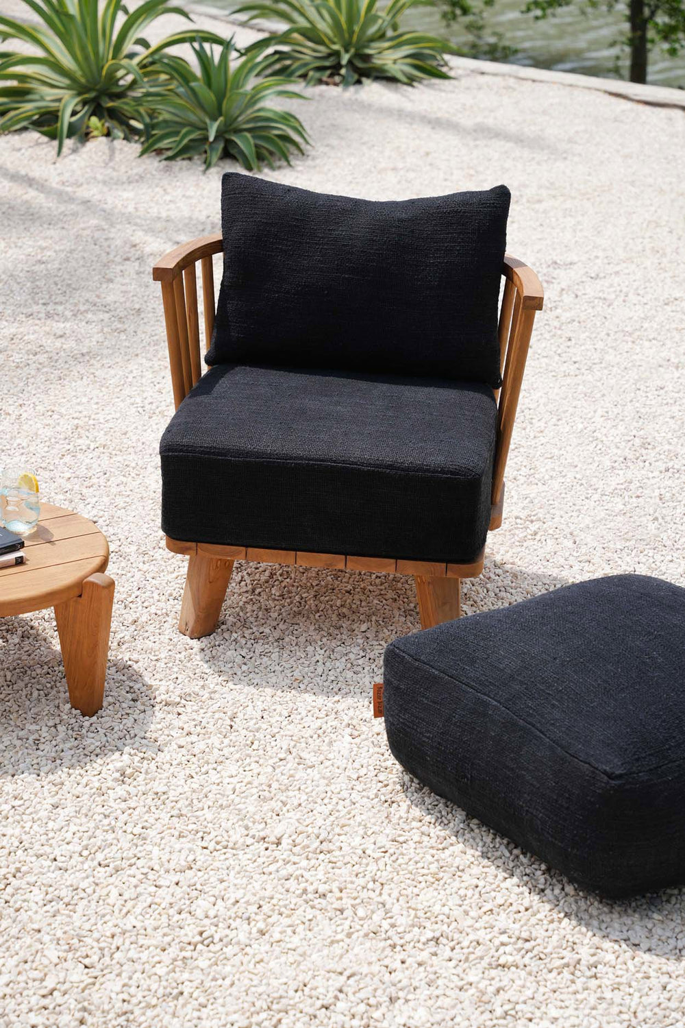 the-malawi-one-seater-natural-black