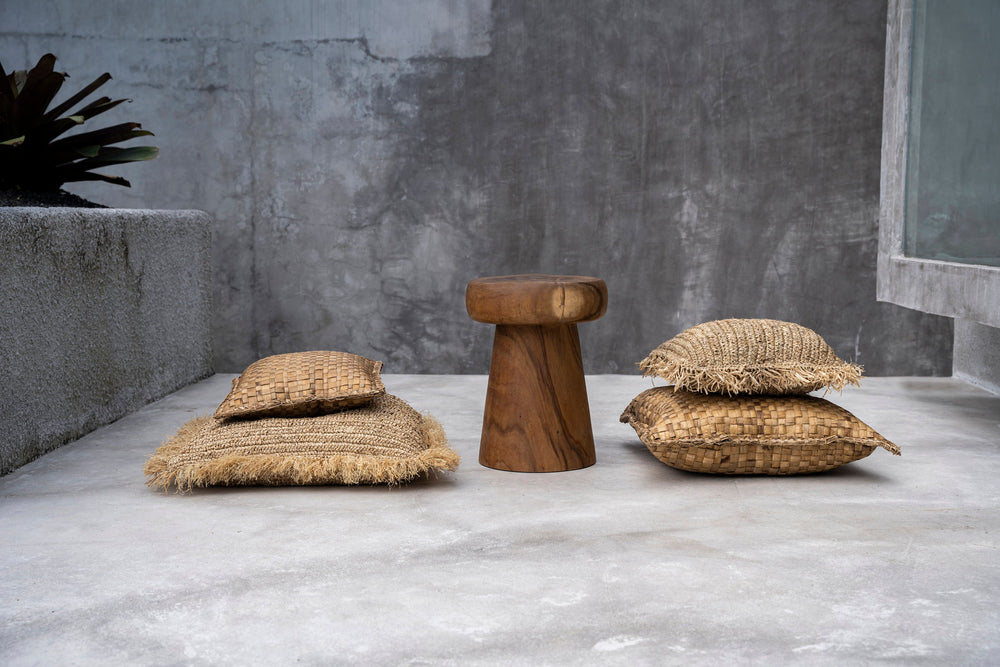 the-mushroom-stool-natural