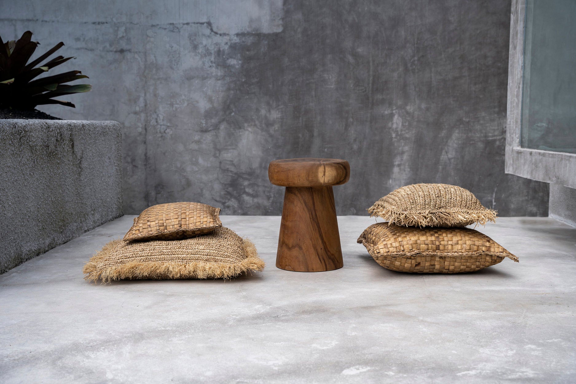 the-mushroom-stool-natural