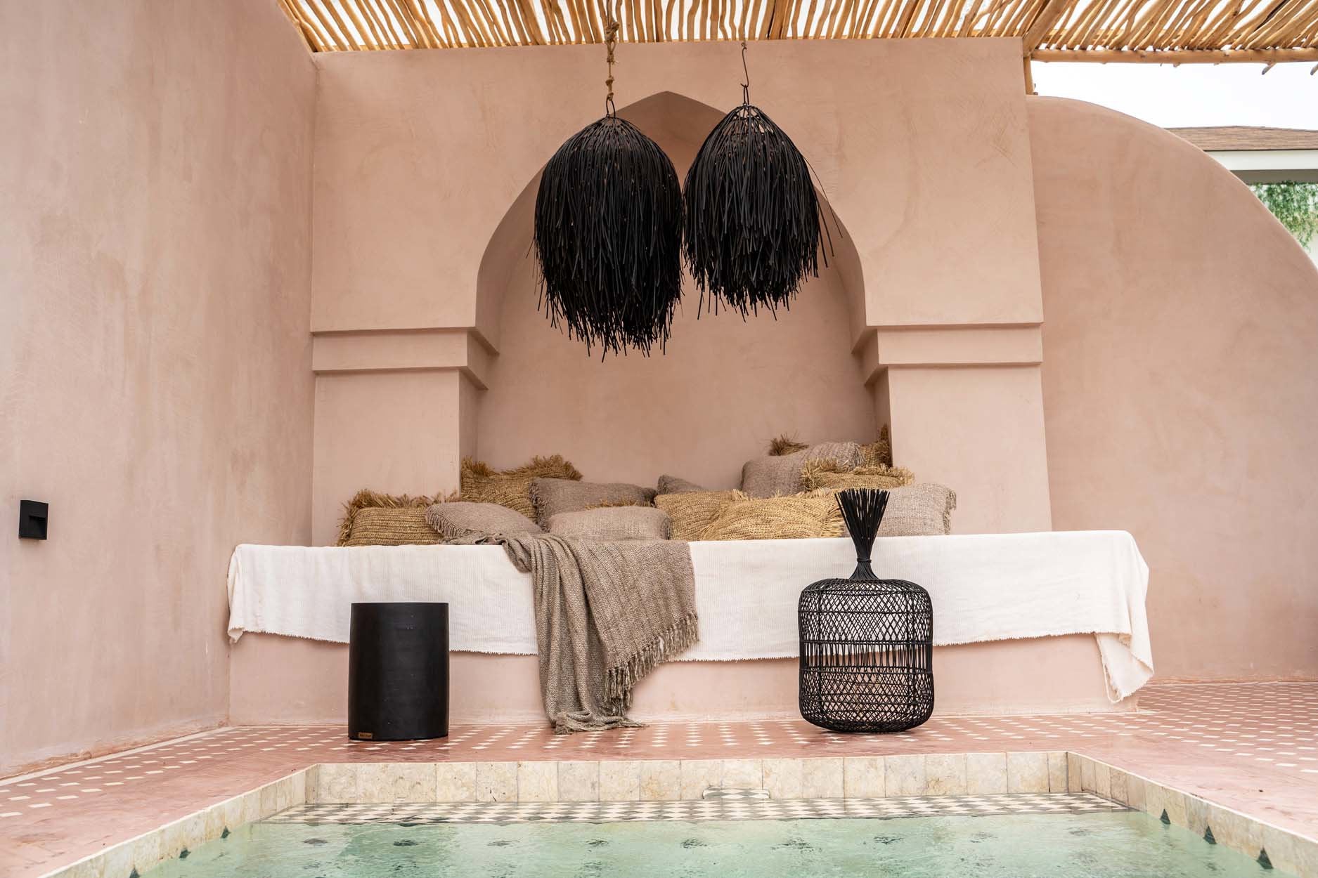 the-tribe-stool-natural-black