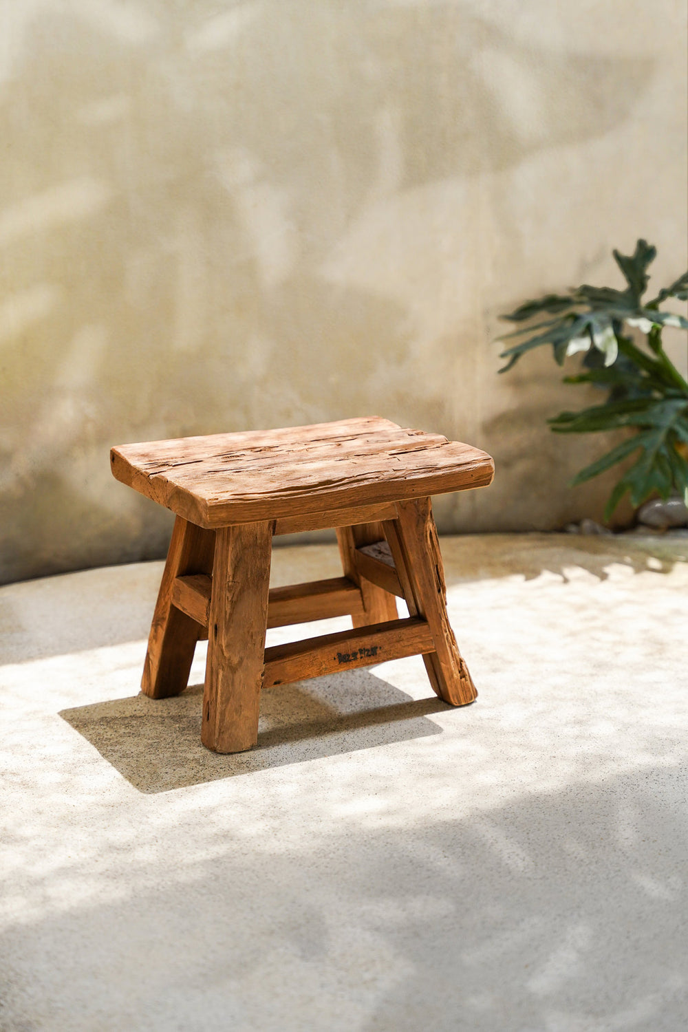 the-yoke-stool-natural-s