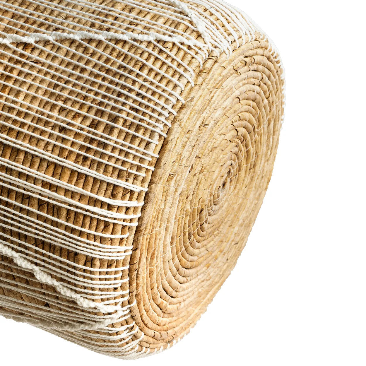 the-straight-stitched-macrame-basket-m