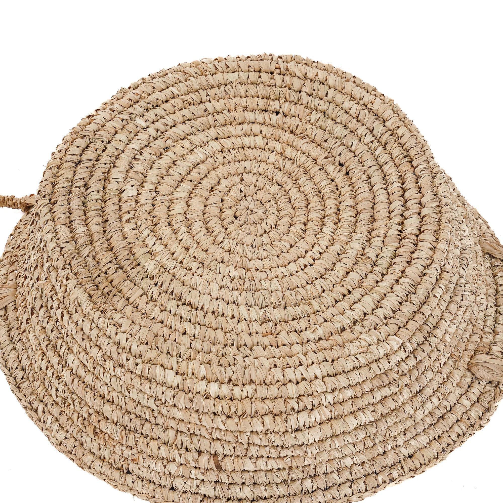 the-raffia-basket-trays-natural-m