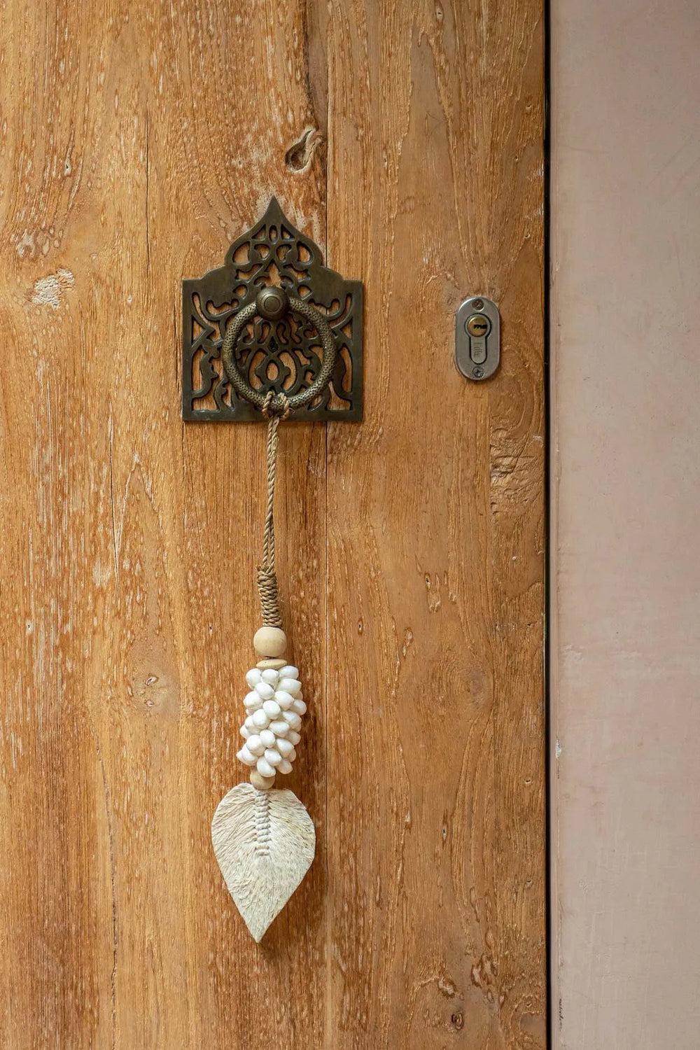 the-leaf-shell-tassel-white