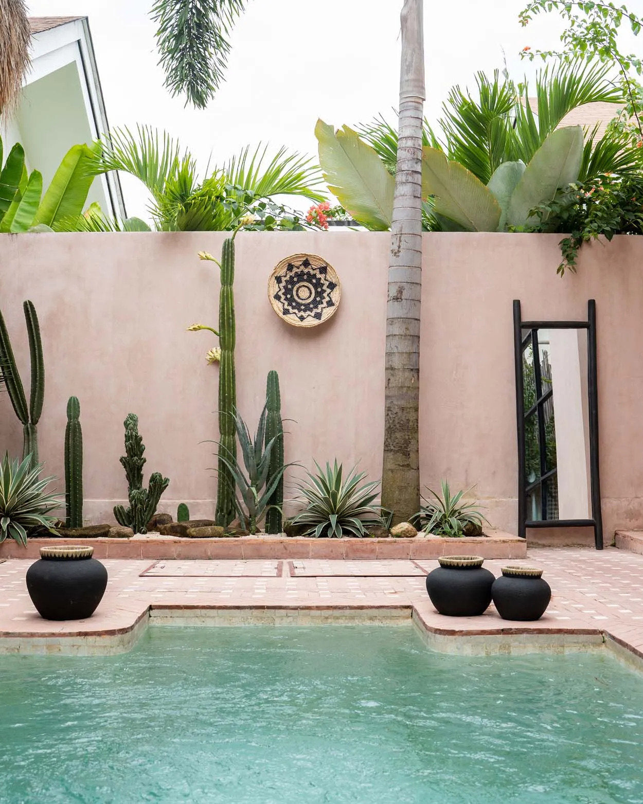 the-styly-vase-black-natural-l