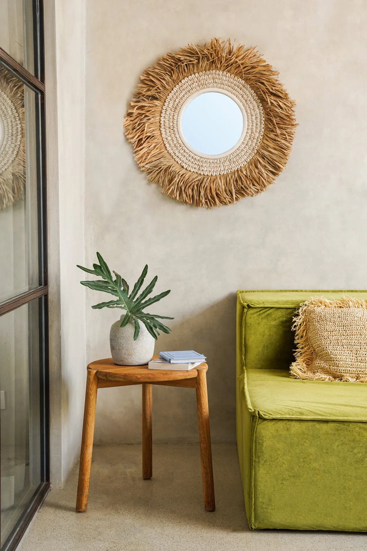 the-raffia-cowrie-mirror-natural-white