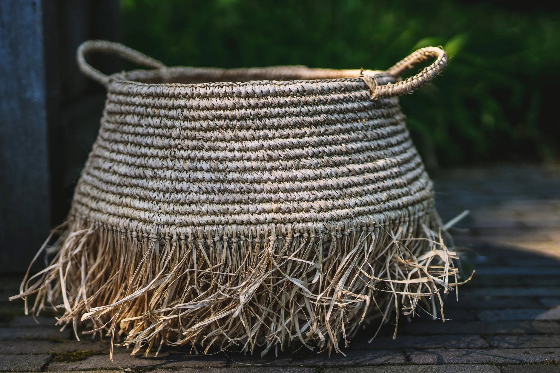 the-raffia-deluxe-baskets-natural-large