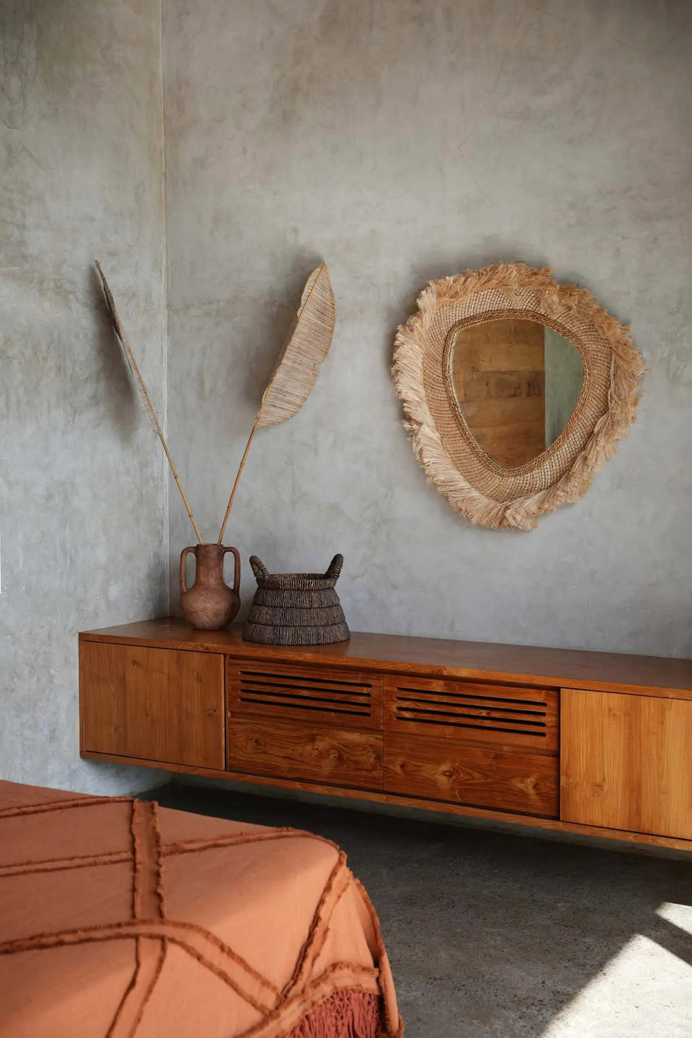 the-la-contessa-mirror-natural-l