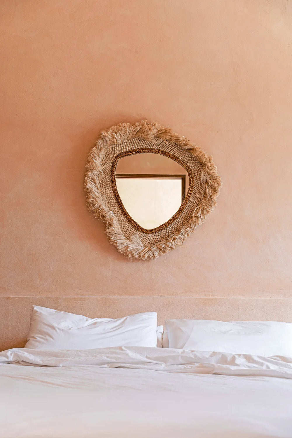 the-la-contessa-mirror-natural-l