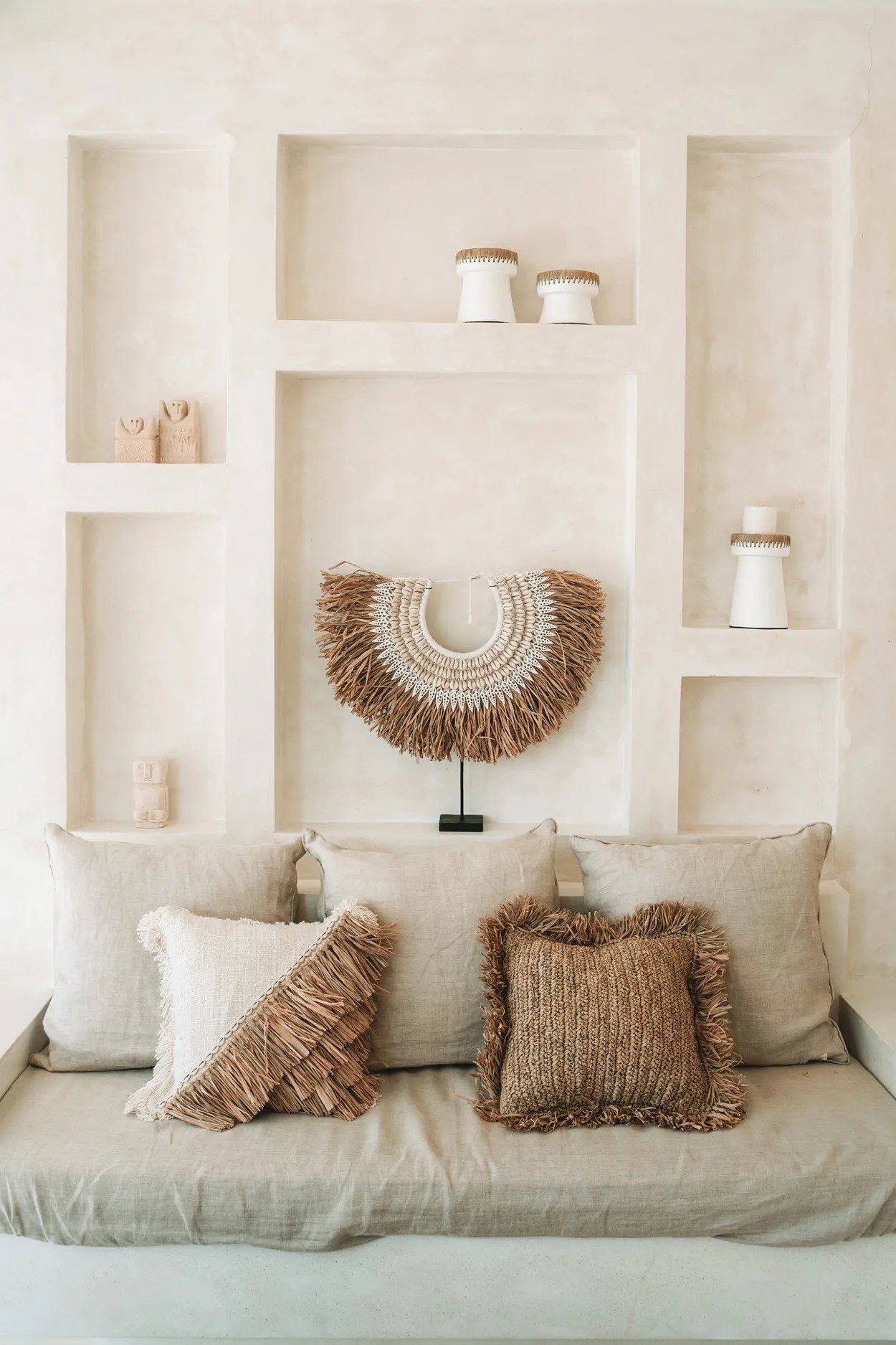 40x40 cushion cover with a raffia texture, perfect for boho home decor.