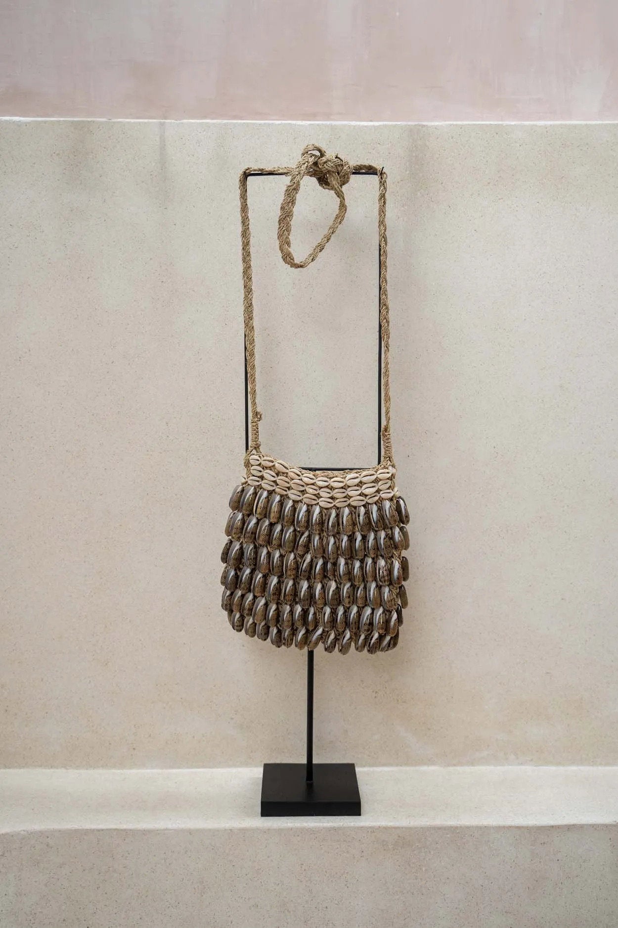 the-shell-purse-on-stand