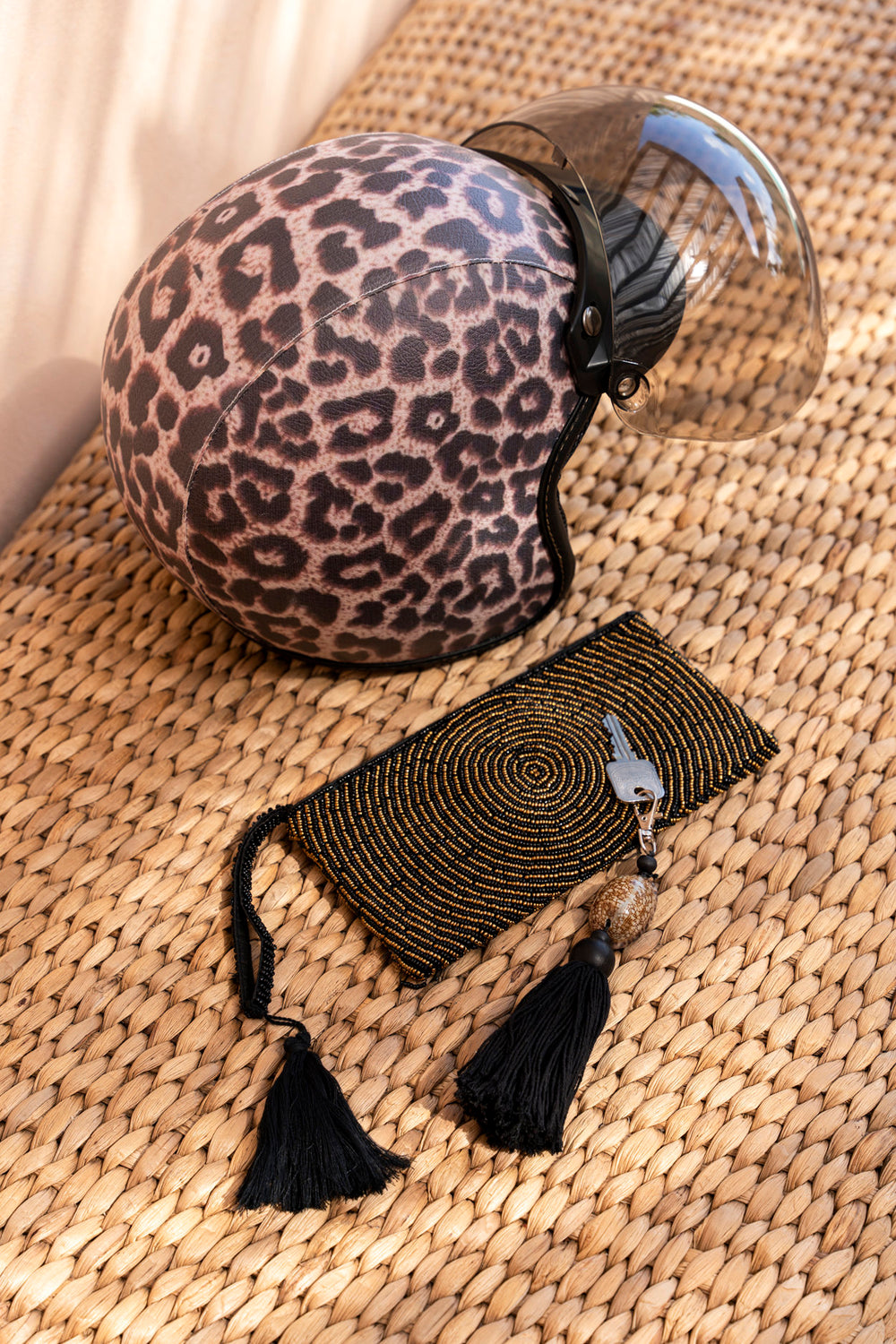 the-sumbawa-keychain-black-brown