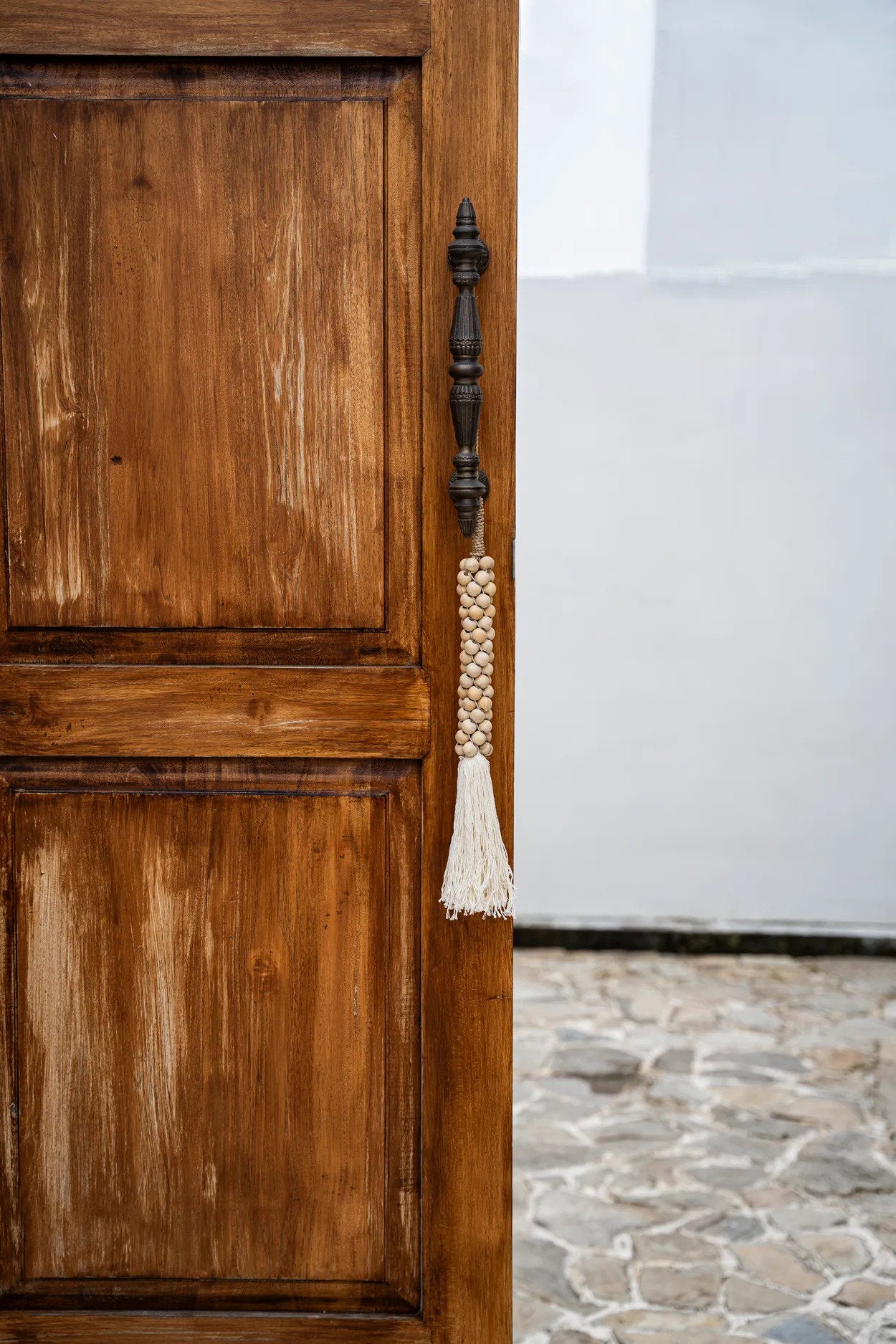 the-wooden-beads-with-cotton-tassel-natural-white