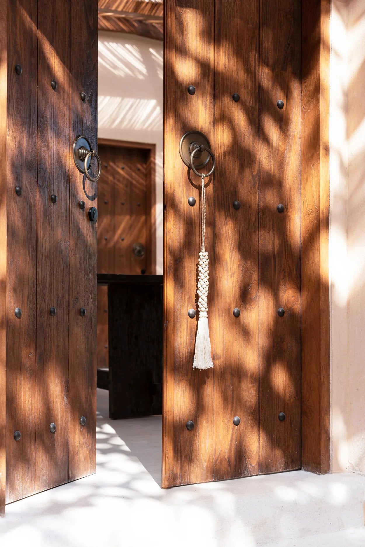 the-wooden-beads-with-cotton-tassel-natural-white