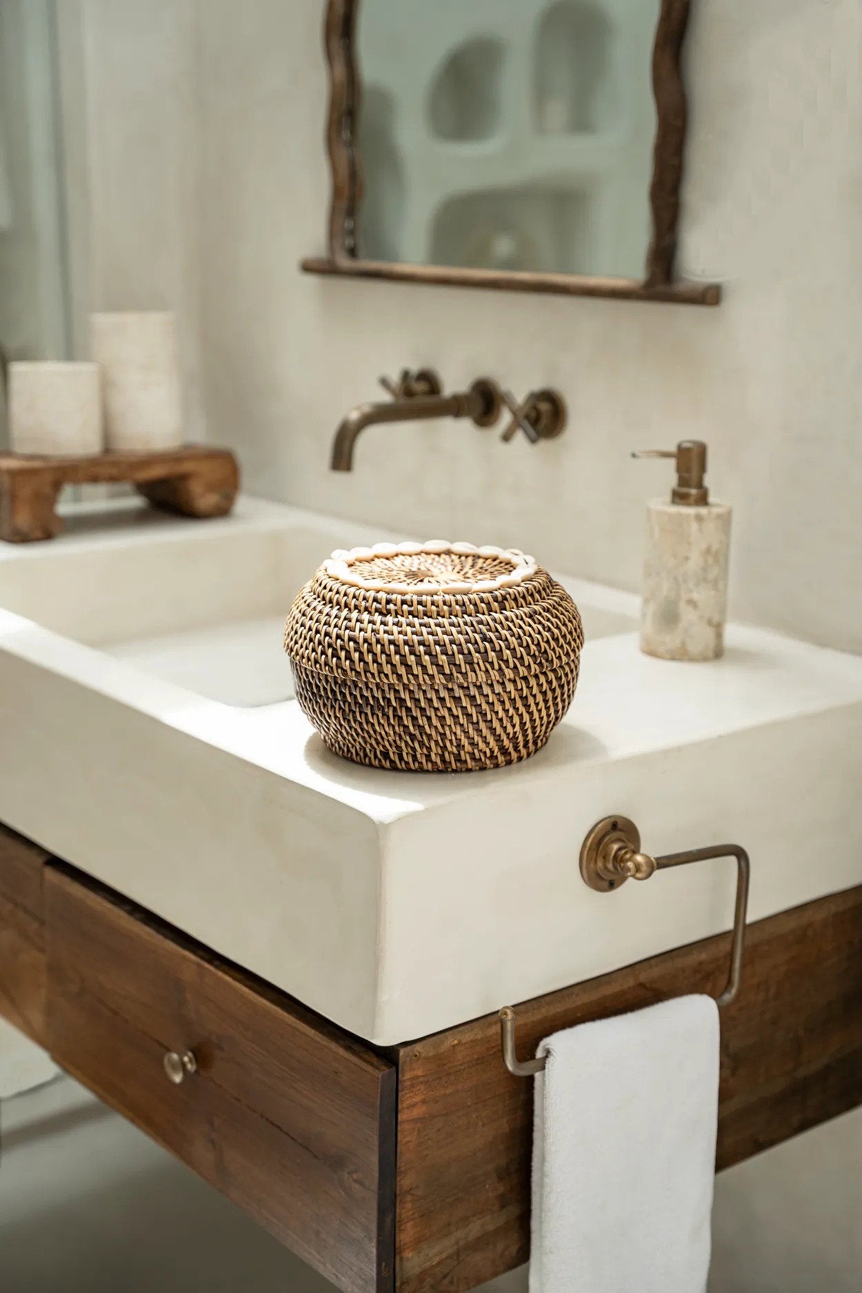 the-colonial-peek-a-boo-basket-natural-brown-s