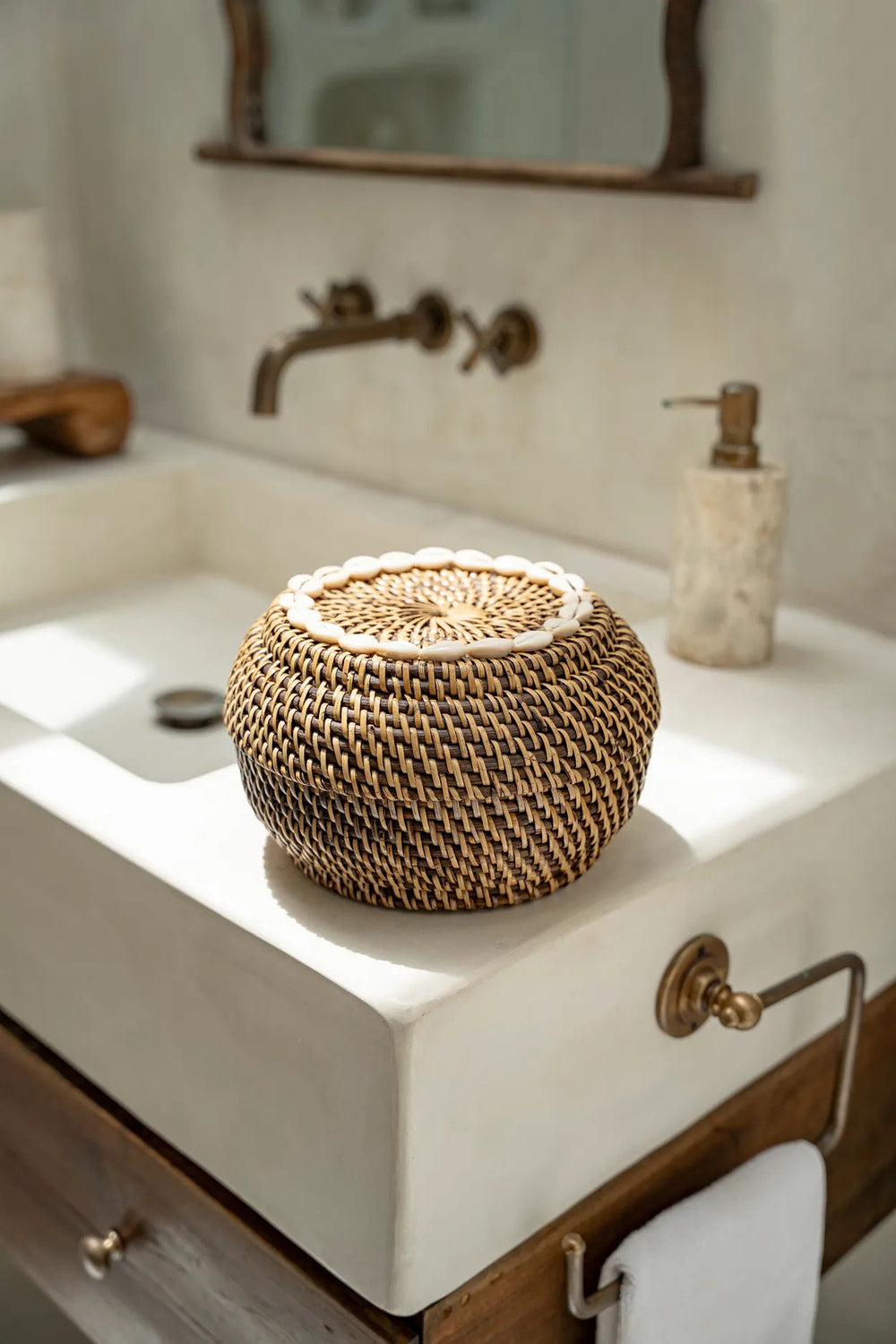 the-colonial-peek-a-boo-basket-natural-brown-s