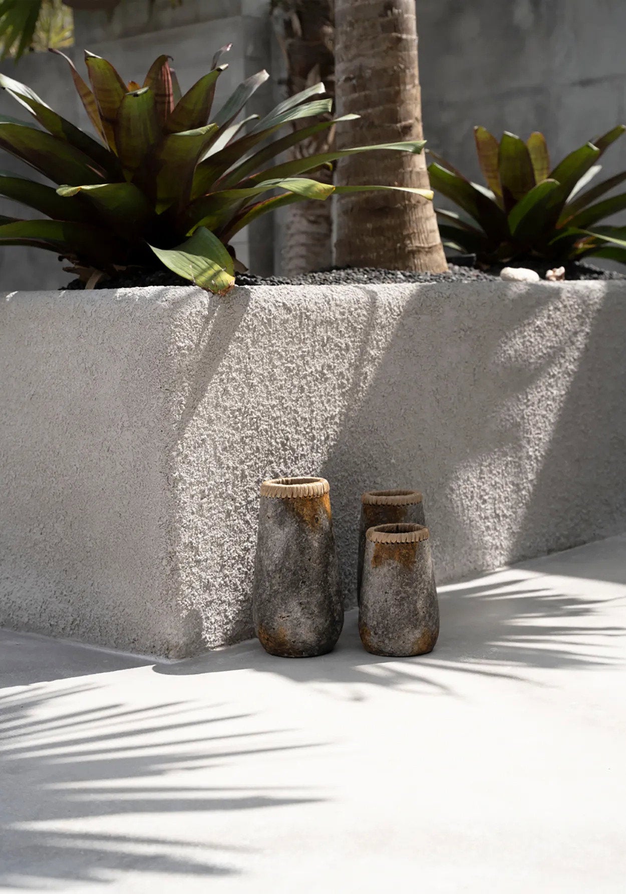 the-sneaky-vase-antique-grey-l