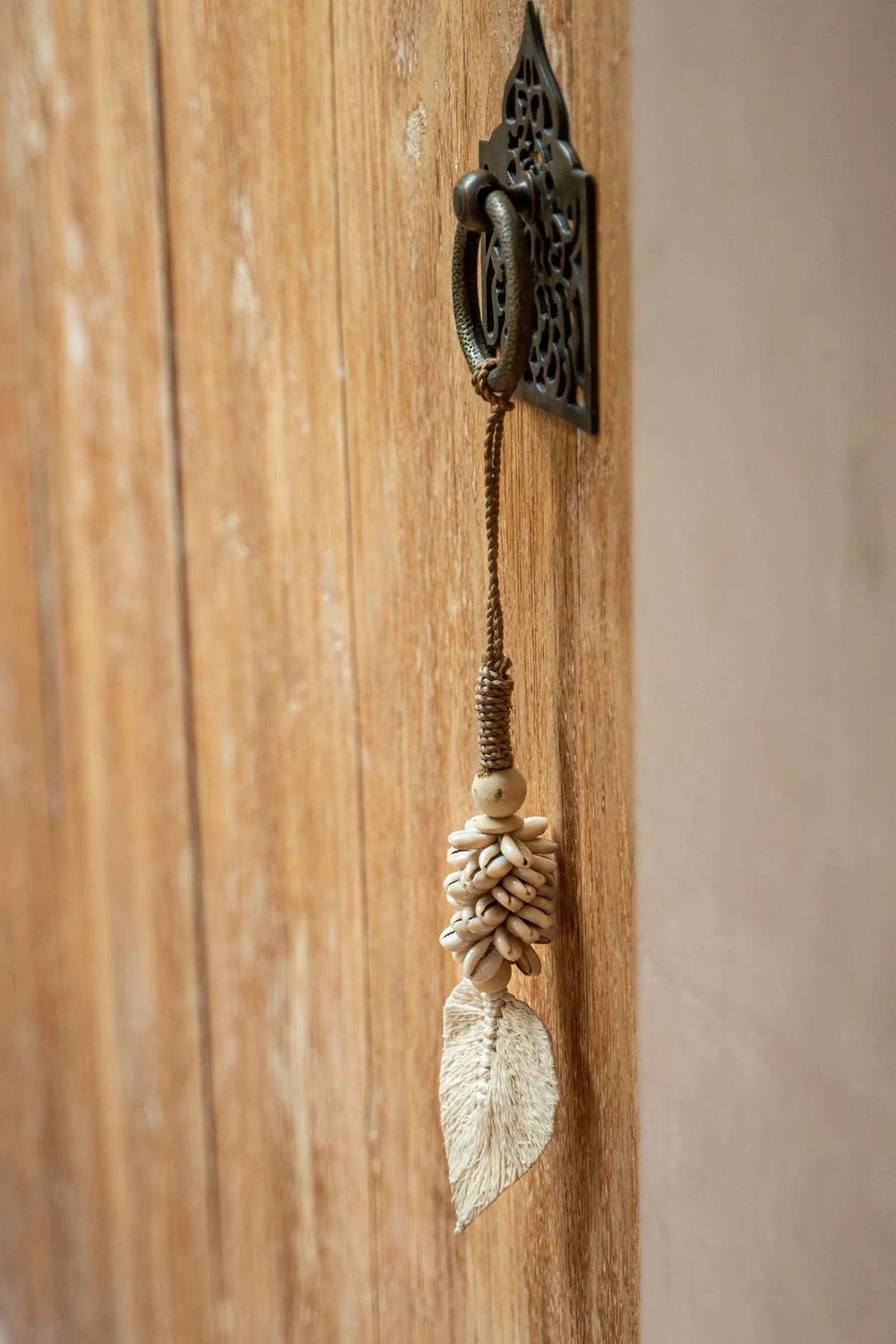 the-leaf-shell-tassel-natural