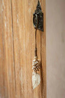 the-leaf-shell-tassel-natural