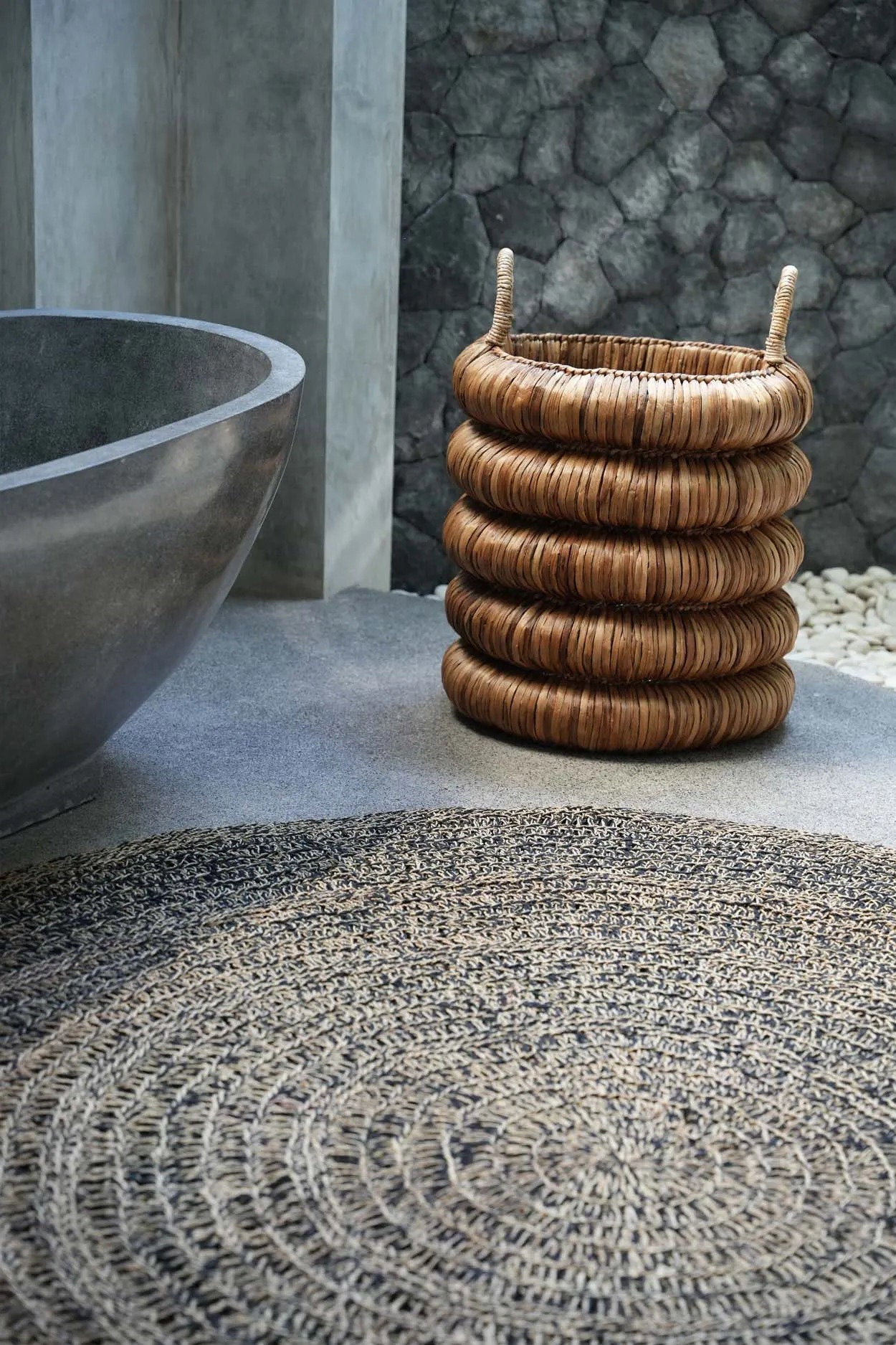 the-seagrass-carpet-natural-black-150