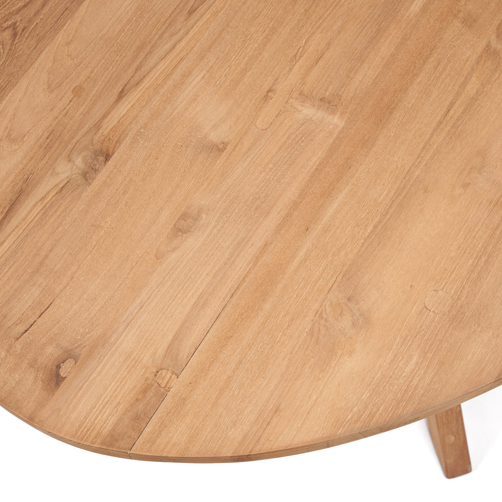 Oval-shaped table that blends function and beauty in shared mealtimes.