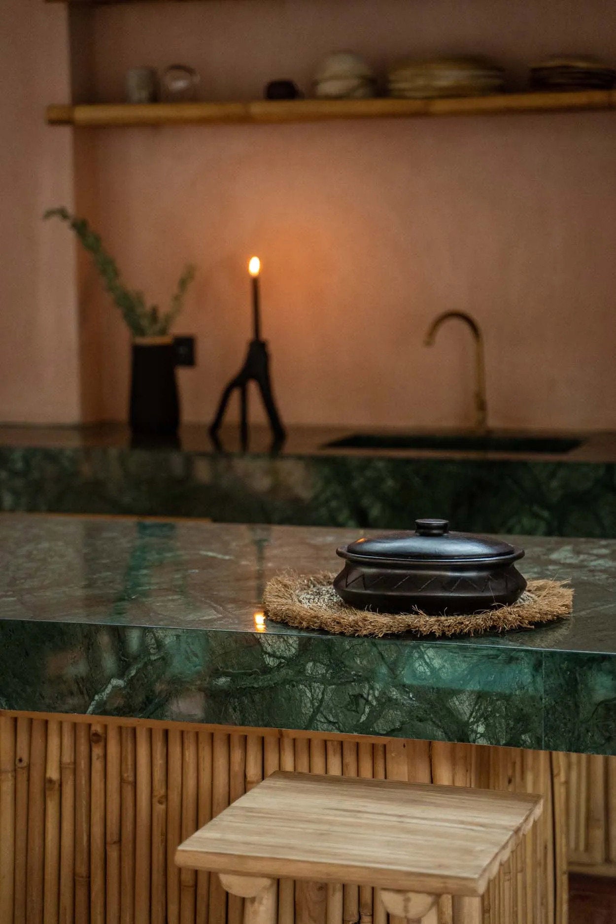 the-burned-oval-pot-with-pattern-black