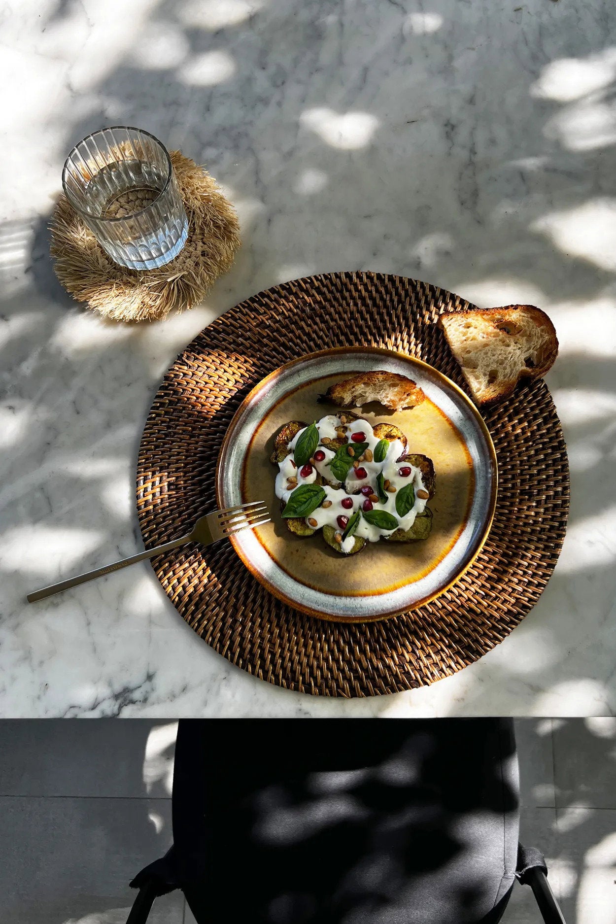 the-colonial-placemat-natural-brown