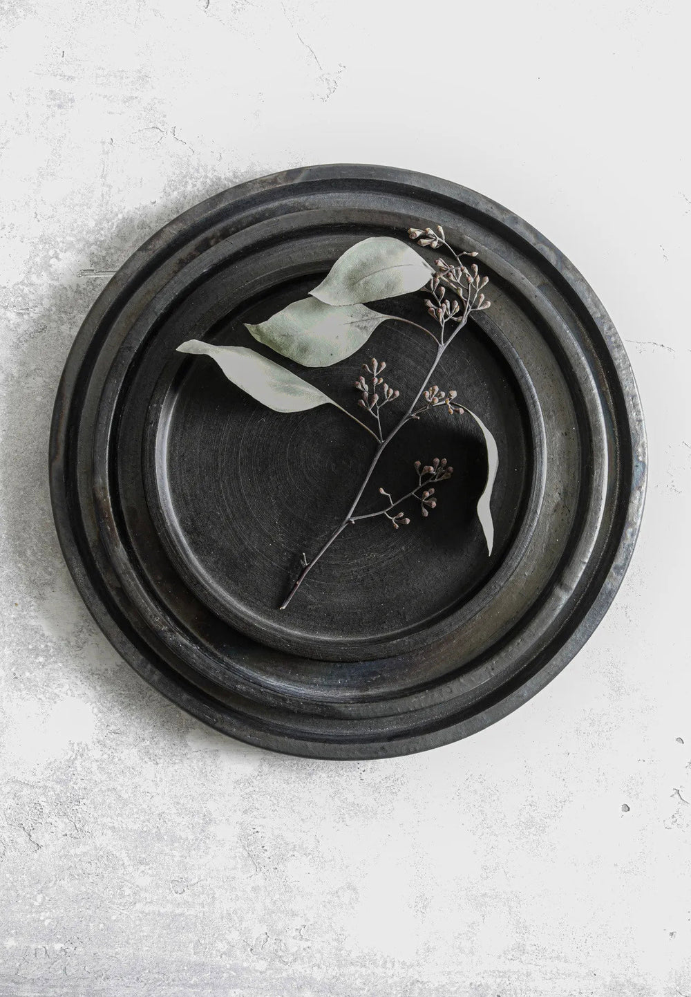 the-burned-plate-black-l