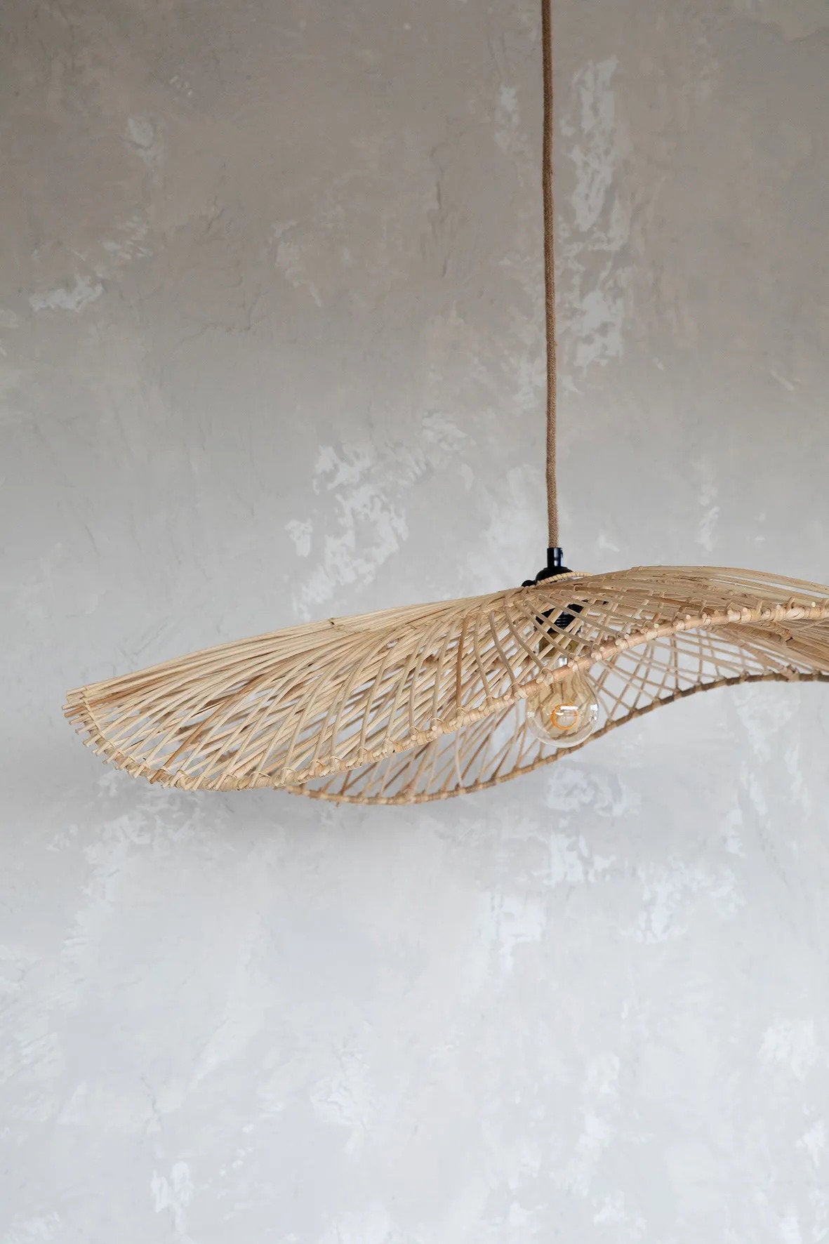 the-chapeau-pendant-natural-l
