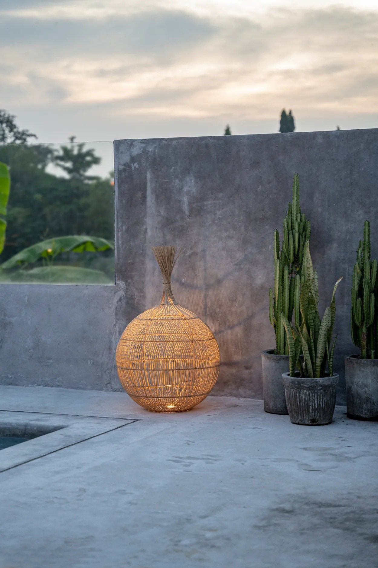 the-wonton-floor-lamp-pendant-natural
