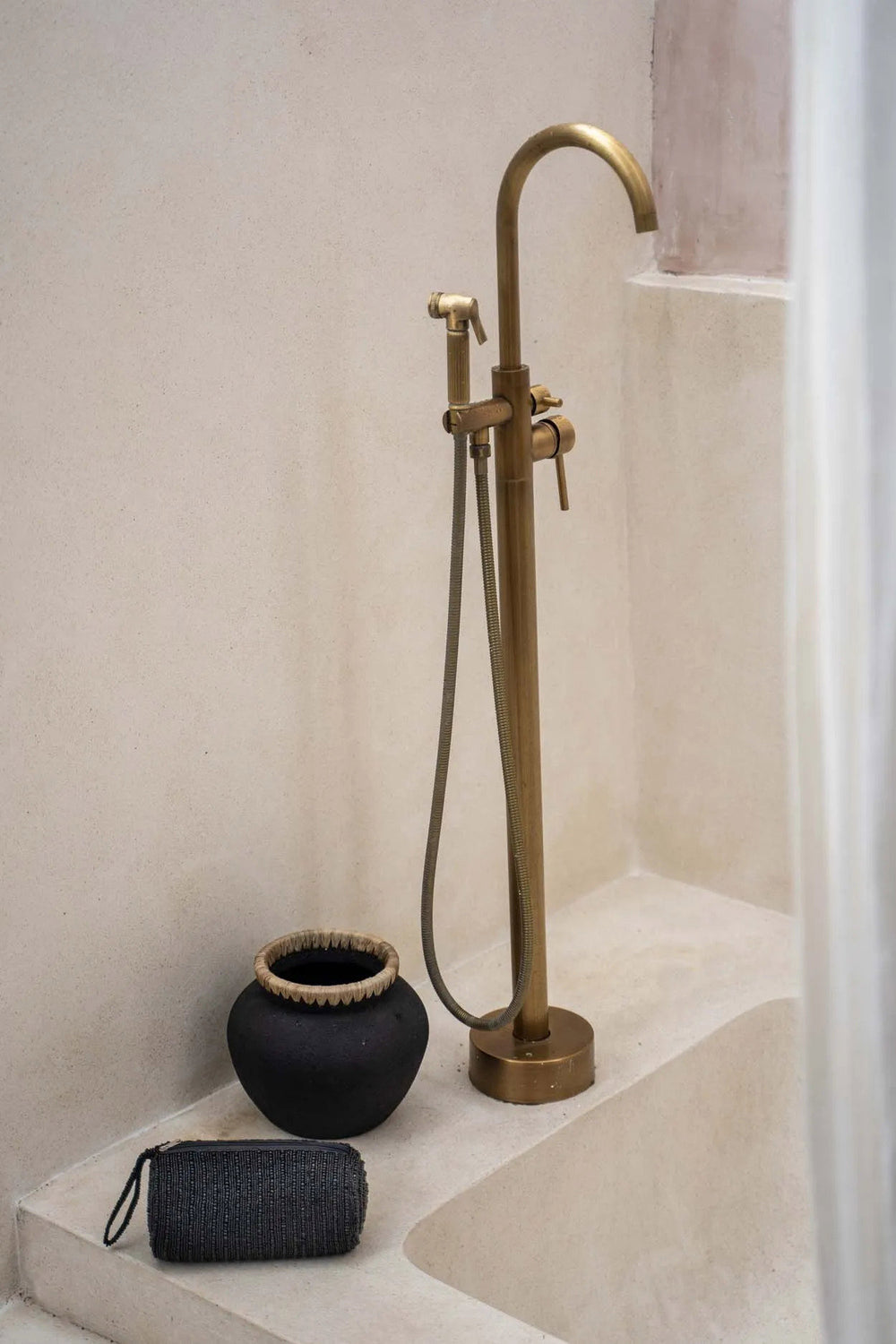 the-pencil-case-black