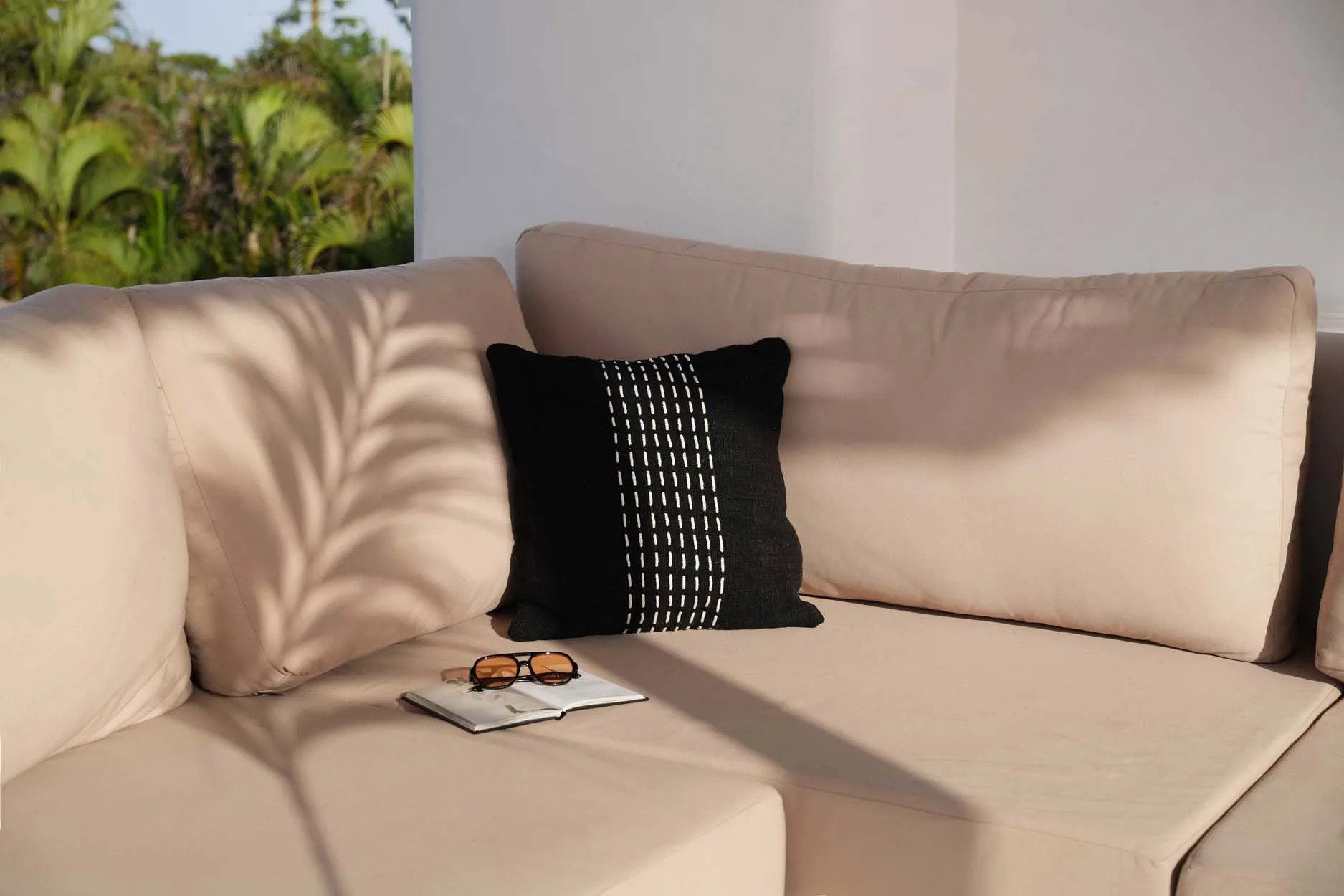 the-drizle-cushion-cover-black-white