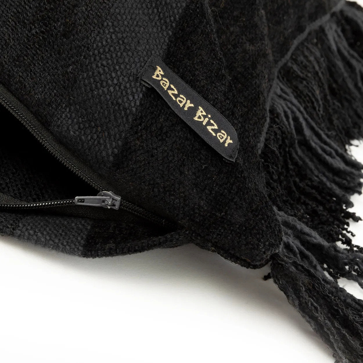 the-oh-my-gee-cushion-cover-black-velvet-30x50