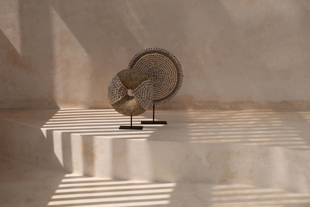 the-doh-nuts-on-stand-natural-white