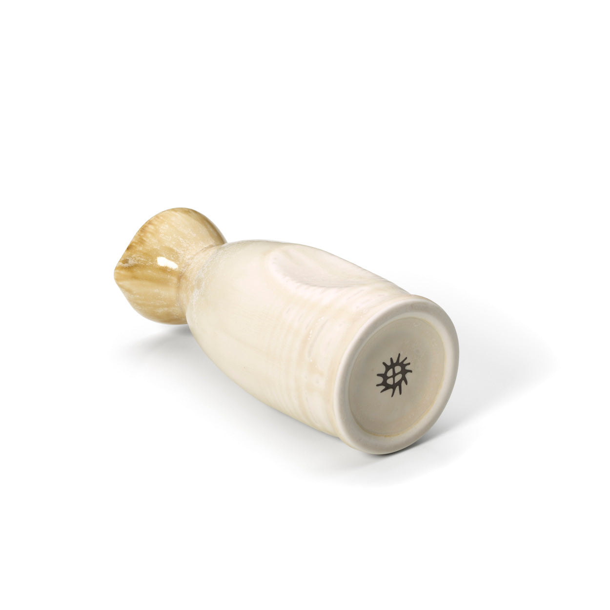 the-da-rocha-sake-pourer-white-honey