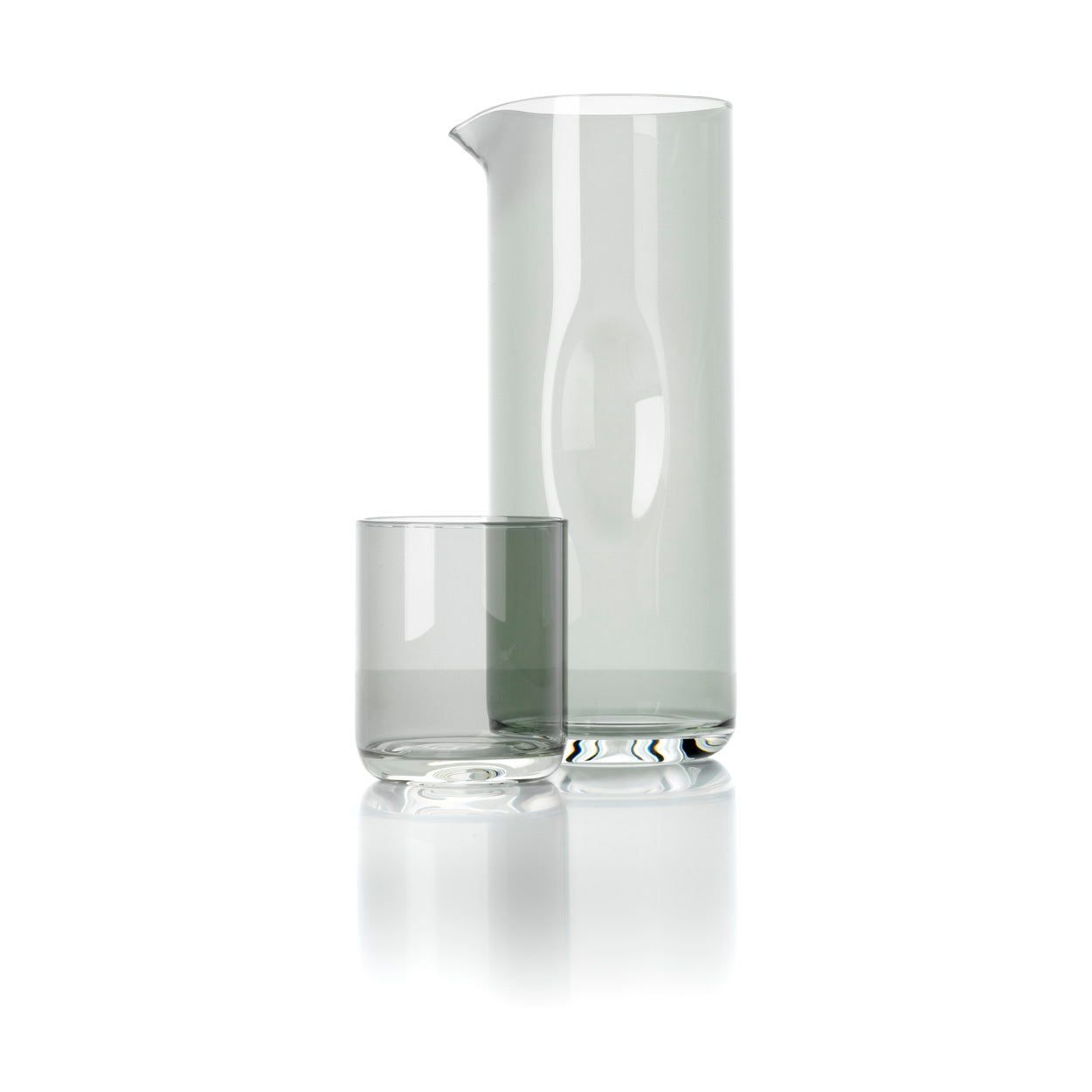 the-grip-pitcher-smoky-grey