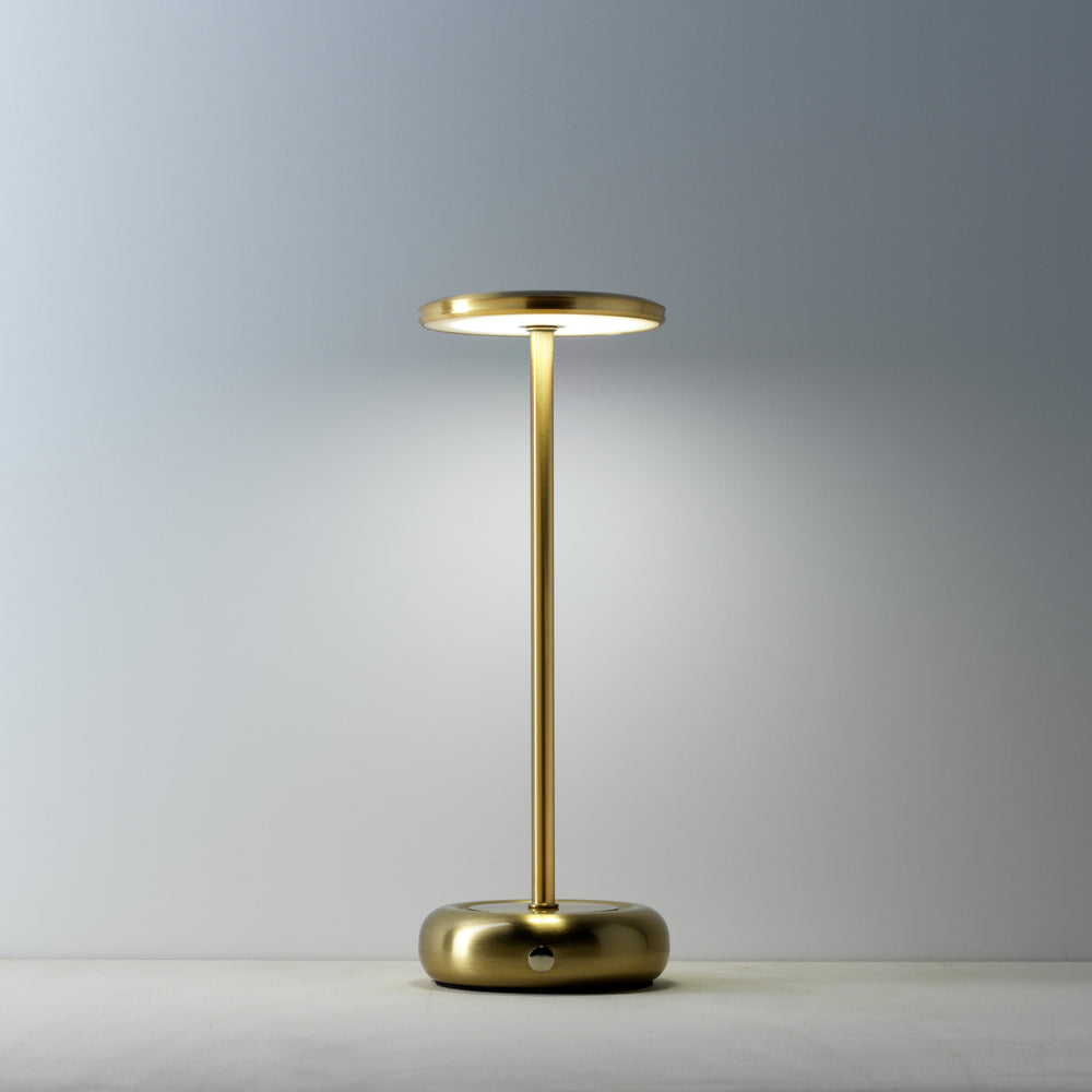 the-smooth-operator-led-table-lamp