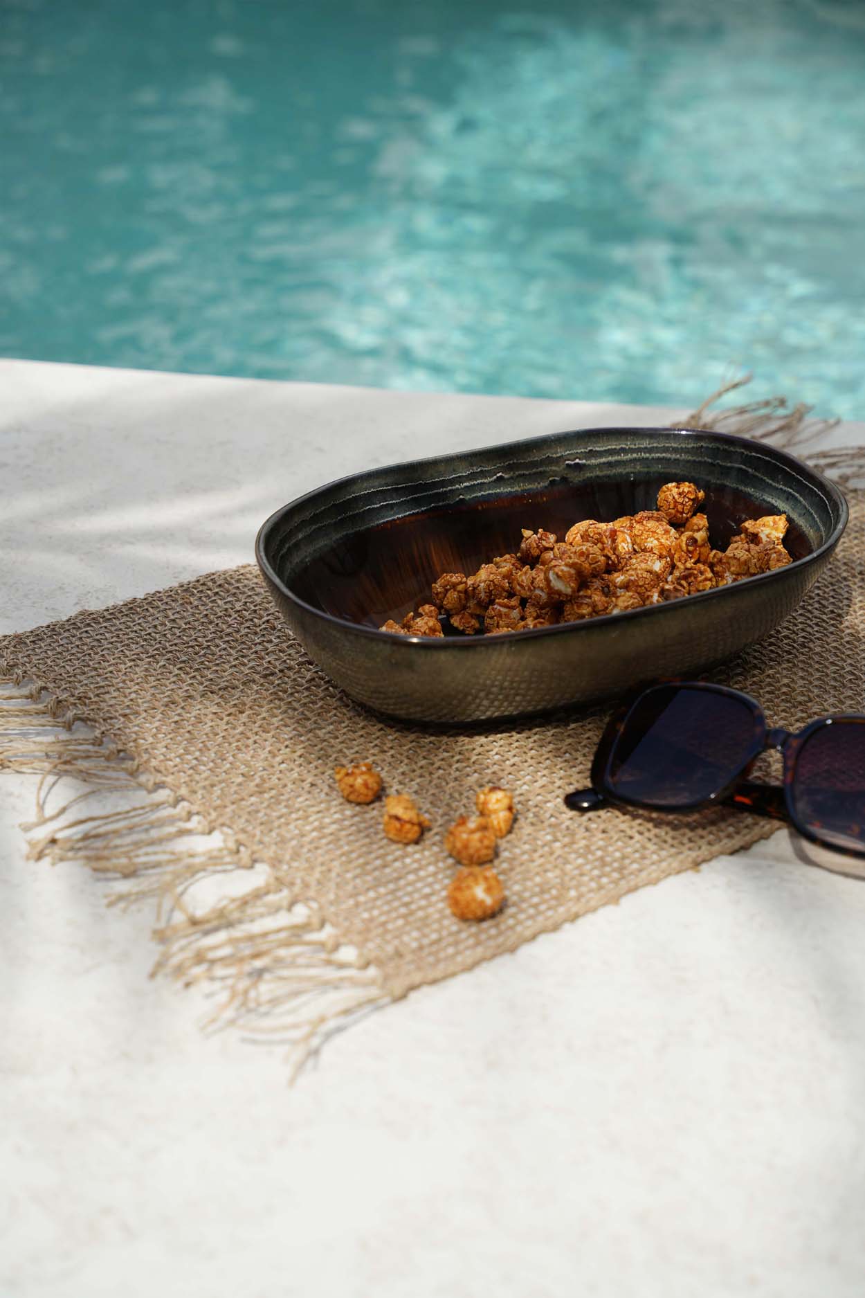 the-comporta-oval-bowl-l