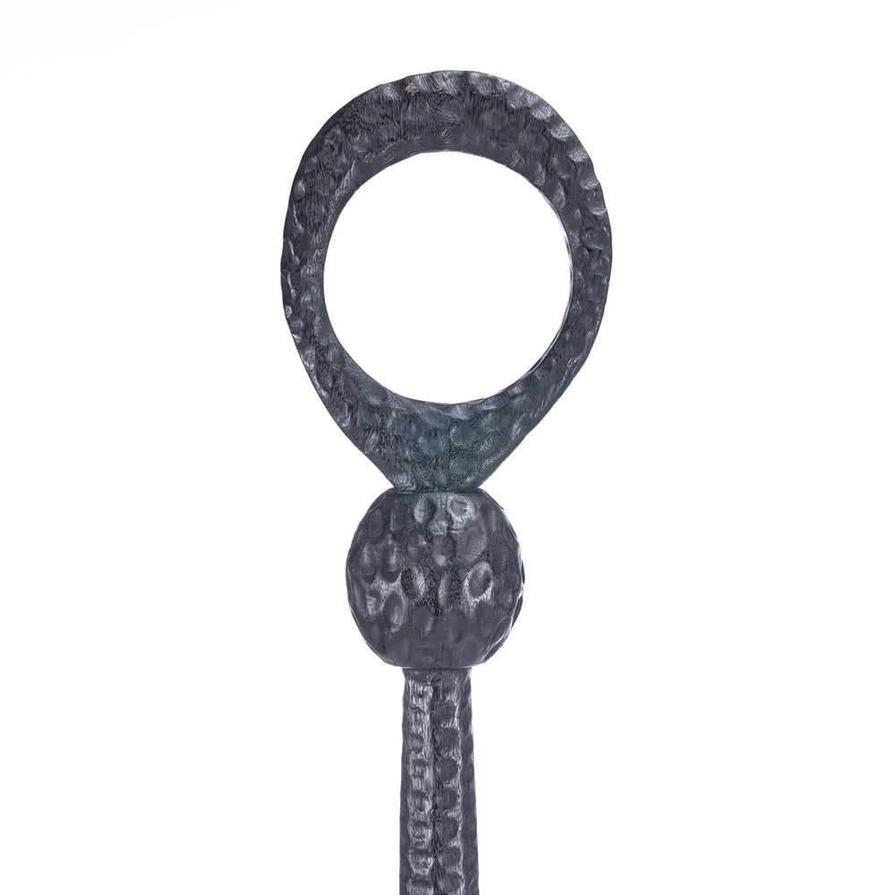 the-totema-pillar-black