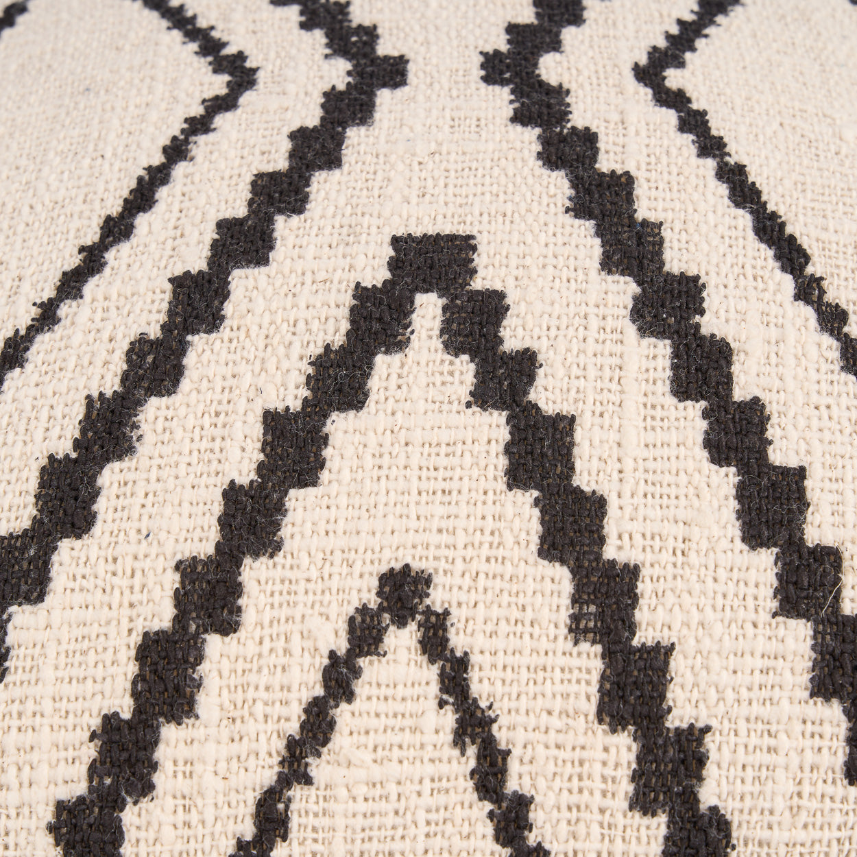 the-sahara-diamond-cushion-cover-natural-black