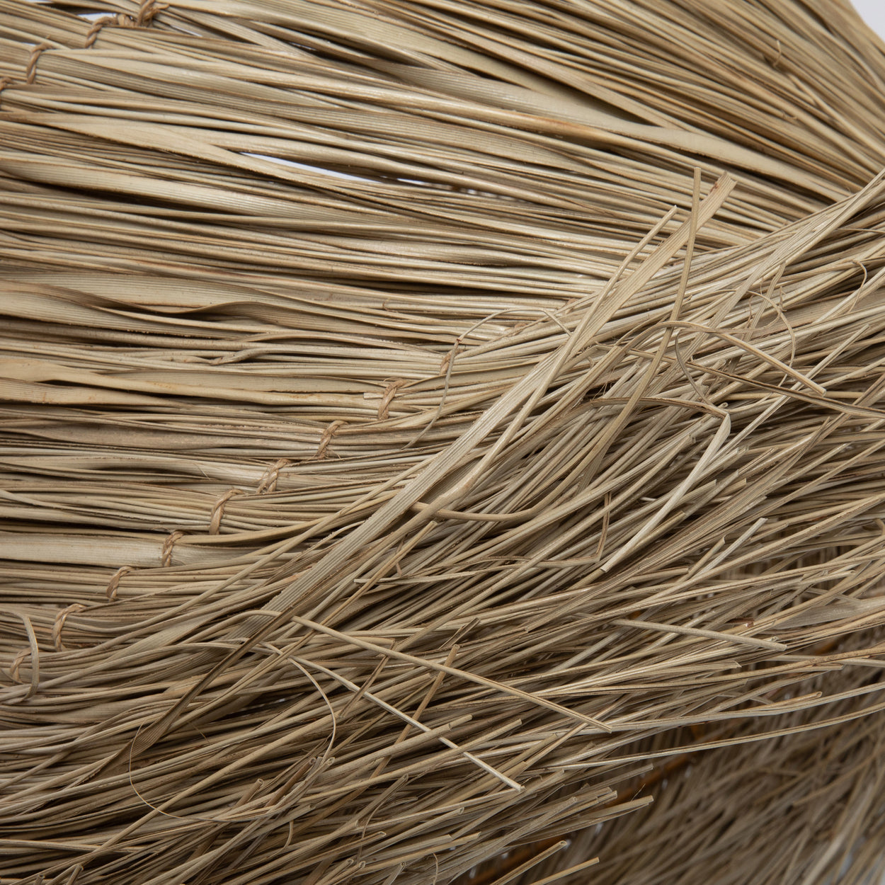 the-pandan-table-lamp-shade-natural